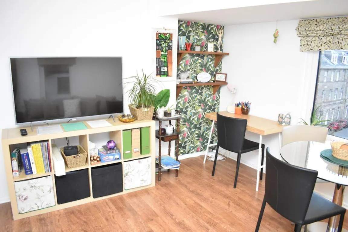 Chapel Lane - Charming Modern One Bed Apartment At The Shore! Edinburgh 0*,