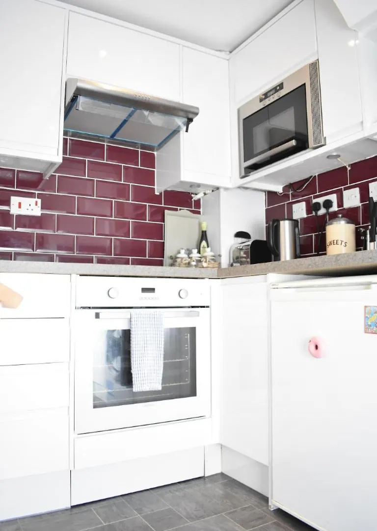 Chapel Lane - Charming Modern One Bed Apartment At The Shore! 爱丁堡