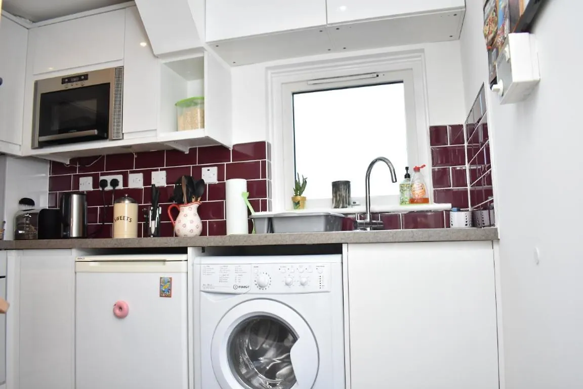 Chapel Lane - Charming Modern One Bed Apartment At The Shore! 爱丁堡